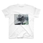 wgogjgydgdpwの花とその影 Regular Fit T-Shirt