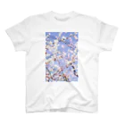 lumièreー光の梅の花 Regular Fit T-Shirt