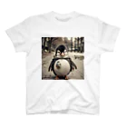 Mt_hatakeのお出かけペンギン Regular Fit T-Shirt