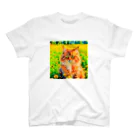 猫好きの谷の猫の水彩画/花畑のサイベリアンねこのイラスト/キジトラネコ スタンダードTシャツ