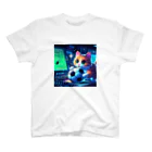 ボールボーイの猫とサッカー Regular Fit T-Shirt