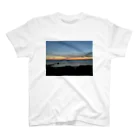 Y life partnerの沖縄の夕暮れ Regular Fit T-Shirt