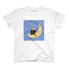 レッサーパンダのハッピーストアの月夜に歌うレッサーパンダ スタンダードTシャツ