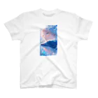 少女と神秘の出逢いのイルカと少女の出逢い Regular Fit T-Shirt