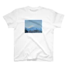 dreammakerの元日の富士山 スタンダードTシャツ