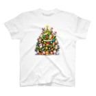 Snow-peaceのクリスマスツリーとキュートな子猫たち スタンダードTシャツ