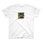 Sunbathingのコスモスの上で休憩するアマガエル Regular Fit T-Shirt