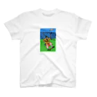 ニャンニャンフルーツパラダイスのエイサーのチョンダラーがスケボー Regular Fit T-Shirt