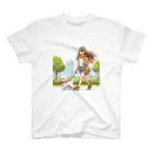 南国のかわいい犬と散歩をする女性 Regular Fit T-Shirt