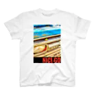 NICE-GOのトラクターとカエル スタンダードTシャツ