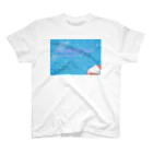 コ八ルのswimming pool Regular Fit T-Shirt