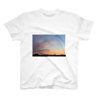 マシマ　リツの夕焼け 雲が迫る Regular Fit T-Shirt