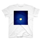 菜の花の夜空に浮かぶ一輪の花 スタンダードTシャツ