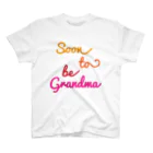 フォーヴァのSoon to be Grandma Regular Fit T-Shirt