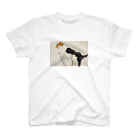 Art Baseのエゴン・シーレ / 1913 / Woman in Black Stockings / Egon Schiele Regular Fit T-Shirt