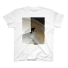 Vzey10のバイトの帰りにいた猫Tシャツ Regular Fit T-Shirt