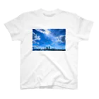 RURUの青空と雲の掛け合い Regular Fit T-Shirt