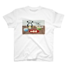 RAAKOのコアラとパンダ Regular Fit T-Shirt