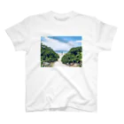 Chinen_okinawaの沖縄の空と海と砂浜と子 Regular Fit T-Shirt