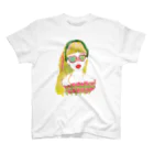 イトウナツキのHEART SUNGLASS GIRL Regular Fit T-Shirt