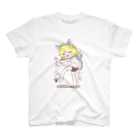 白身魚定食一人前の忍び猫のやえちゃん スタンダードTシャツ