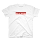 🦈諦念ギマトリックス🦈のBE SAFE (赤地に白ロゴ) Regular Fit T-Shirt