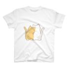 かわいいもののおみせ　いそぎんちゃくの仲良し猫の背中　茶白&白 Regular Fit T-Shirt