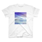 NANAPIAの夜明けの飛行機雲 Regular Fit T-Shirt