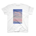 fullmoonの夕暮れの空と海 Regular Fit T-Shirt