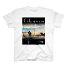 Mr.Rightのワイングラスに映るロマンチックなカップルたち「Only you can make me happy or cry.」 Regular Fit T-Shirt