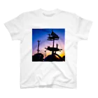 taka_1026の夕焼け空にシルエット スタンダードTシャツ