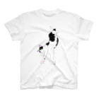 Yuki_Tshirtの寝返りしている猫のイラスト スタンダードTシャツ
