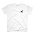 📎若尾桂子📎のキュウリにおどろく黒猫 Regular Fit T-Shirt