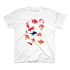 KAERUCAFE SHOPの金魚 Regular Fit T-Shirt