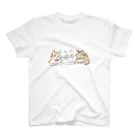 ま ゆ げ ち ゃ ん ꒊ:)の三匹の猫 Regular Fit T-Shirt