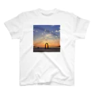 33-crateの流木アーチsunset スタンダードTシャツ