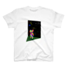 4terra屋のペンキくまと芝生と宇宙の壁 スタンダードTシャツ