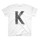 Graphic Design +αのゴシックのK Regular Fit T-Shirt