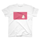 SHINOBU LABORATORY.のビックリ顔の三毛猫つぼみ(PINK) Regular Fit T-Shirt