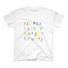 KINUEのアルファベット Regular Fit T-Shirt