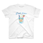 little lion house公式ショップ（大人のためのねこ）の白くまさんの青空ゼリーのクリームソーダ Regular Fit T-Shirt