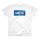 8bit_player65のナンバープレート【SURFER】 スタンダードTシャツ