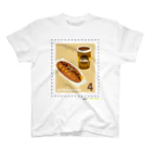 Quatre Illustrationのキャトル切手_やきそばパン スタンダードTシャツ