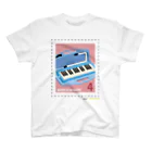 Quatre Illustrationのキャトル切手_鍵盤ハーモニカ Regular Fit T-Shirt