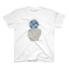 gugumorimoriのストロンボカクタス菊水 Regular Fit T-Shirt