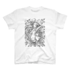 虹色孔雀の魔女。の影の茨のルージュちゃん線画。 Regular Fit T-Shirt