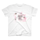 三つ子の部屋の犬のあずきちゃんがゴリラの真似をした。 Regular Fit T-Shirt