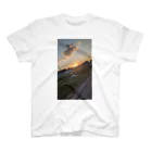 natuyasumi_catの散歩の夕日 スタンダードTシャツ