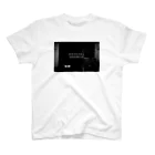 yummi's itemのねれないルームメイト Regular Fit T-Shirt