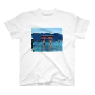 ave_varca5016の厳島神社 Regular Fit T-Shirt